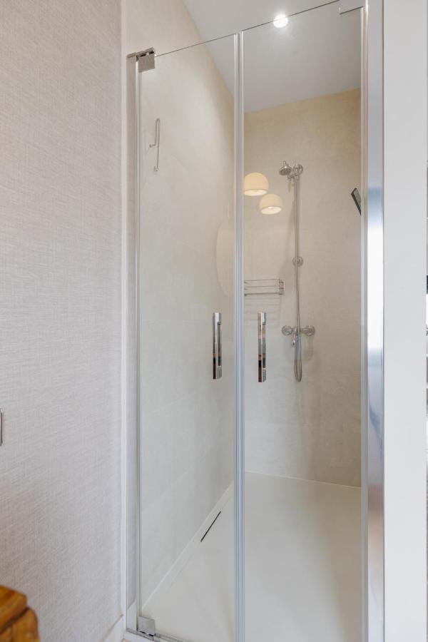 Soho 2 Bedrooms Apt Next To The Beach Apartment *