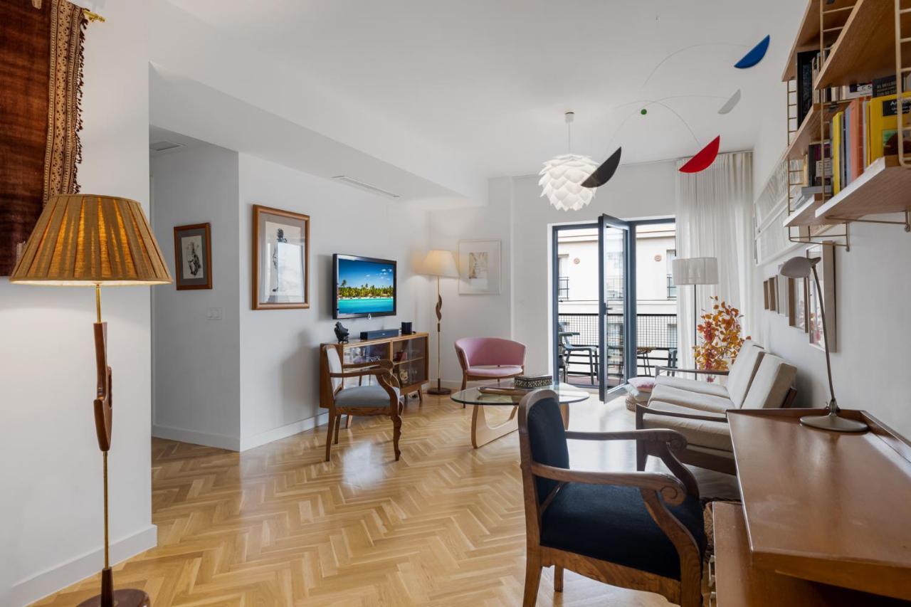 Soho 2 Bedrooms Next To The Apartment